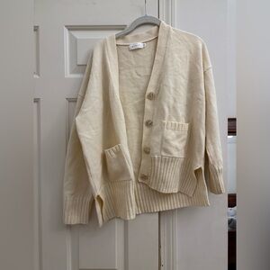 Cativo cream sweater!
